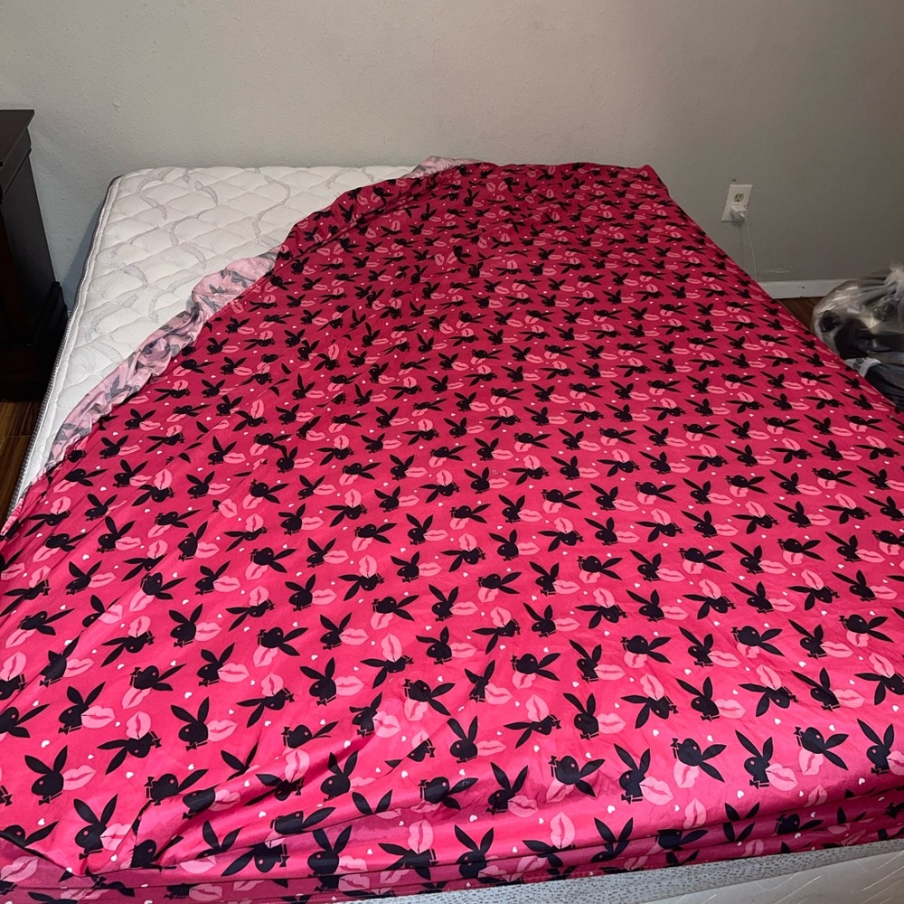 VINTAGE PLAYBOY SHEET